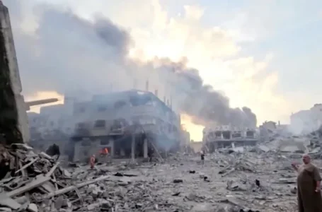 الحرب على “غزة” .. الاحتلال يواصل قصف القطاع ويحاول التوغل في “لبنان”