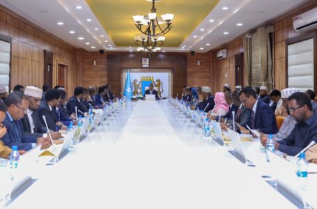 الخلاف بين الحكومة الفيدرالية وولاية جوبالاند .. خطوات تصعيدية يتّخذها الطرفان