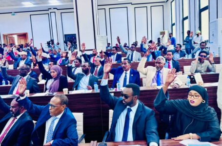 الانتخابات الصومالية المقبلة .. إقرار برلماني للجلسات المشتركة حول مصادقة القوانين الانتخابية