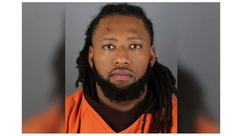 As Derrick Thompson stands trial on gun, drug charges, jury watches ...