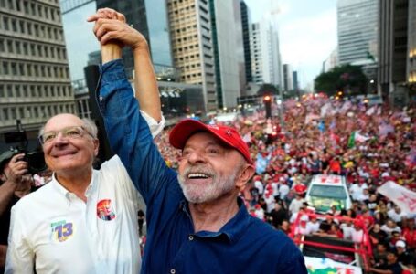 Lula wins fourth term as Brazil president after historic upset over far-right Flávio Bolsonaro