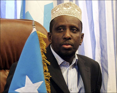 Maqal: Madaxweynihii hore ee Soomaaliya oo ka hadlay Nin dhowaan inta la dilay kadib la gubay.