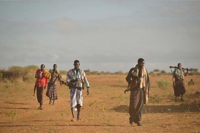 Al-shabab iyo Macaawisley ku dagaallamay Shabeellaha dhexe