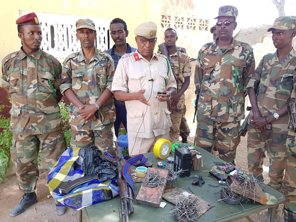 Sawirro: Ciidamada amniga Baledweyne oo toogtay ruux miino aasayay, hubna soo bandhigay.