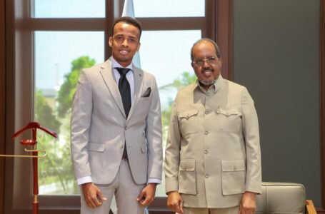 MW Xasan Sheekh Maxamuud oo la kulmay Garsooraha ugu fiican Kubadda Cagta Afrika ee 2025