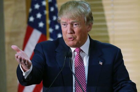 Trump oo sheegay in la toogto dadka xogaha sirta ah u gudbiya Warbaahinta