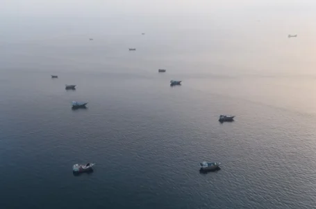 Kpler “Maalintii 3aad oo xiriir ah ma jiro Markab shidaal wada oo ka gudbay Marinka Hormuz”