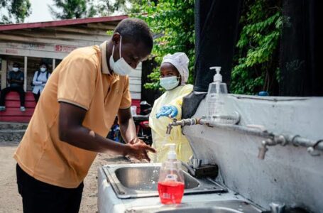 Uganda oo shaacisay in dalkaasi uusan ka jirin cudurka Ebola