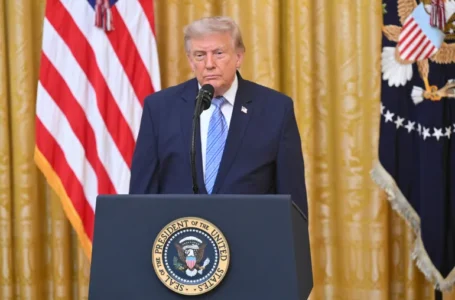 Donald Trump oo dhaliilay nidaamka Doorasho ee Dalkiisa
