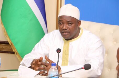 Madaxweynaha Gambia oo Shacabkiisa ka dibadbaxaya Koronto la’aanta ka codsaday in ay is dejiyaan