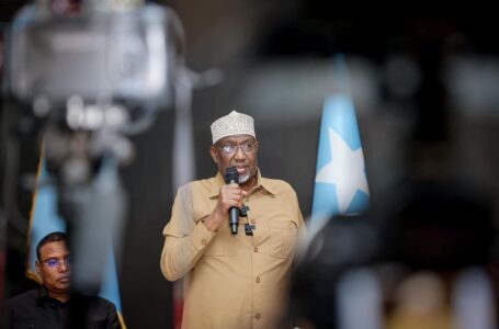 Hoggaamiye Aadan Madoobe oo ku dhawaaqay dagaal dib ay ugu qabsanayaan deegaannada gacantooda ka baxay