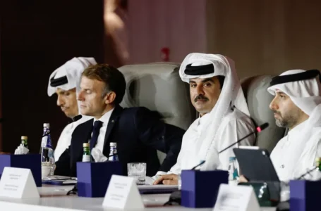 Qatar iyo Faransiiska oo ku baaqay in la furo marin-biyoodka Hormus